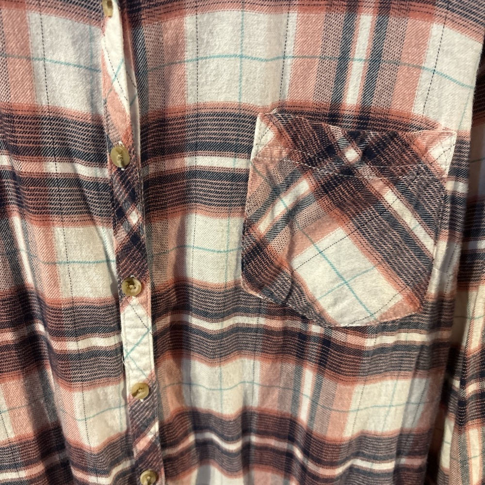 Maurices Plaid Button-Up Shirt Size XXLarge, Buttons down Front, 1 Pocket, - Picture 3 of 6